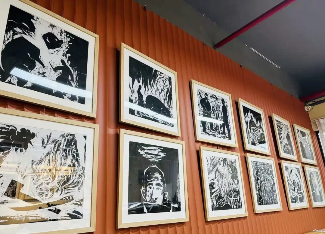绍兴厉夏艺术馆十周年庆典特展 —— 卢龙黑白木刻版画 连环画展开幕